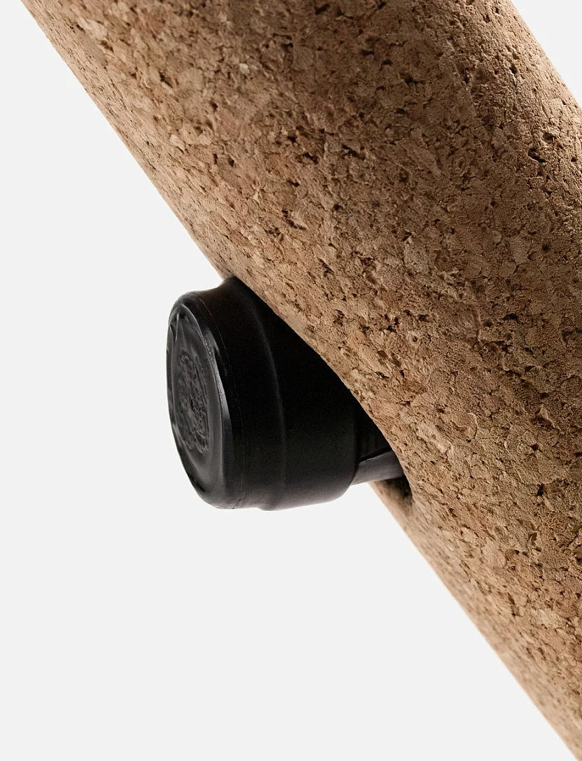 “We know that there is an exchange between wine and the cork stopper. The cork stopper must be perfect to allow this exchange to happen in the best way possible so that the wine gets better with time. Just as wine, cork stoppers have a story. A life cycle that begins at the cork oak forest, undergoes a technical process and ends in a bottle of wine